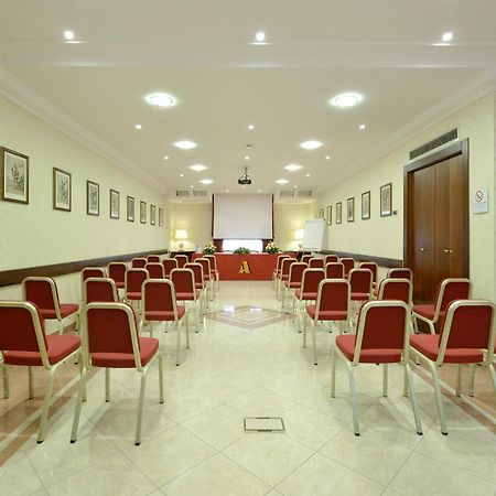 Hotel Athena Siena Bagian luar foto