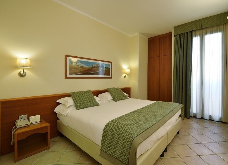 Hotel Athena Siena Bagian luar foto