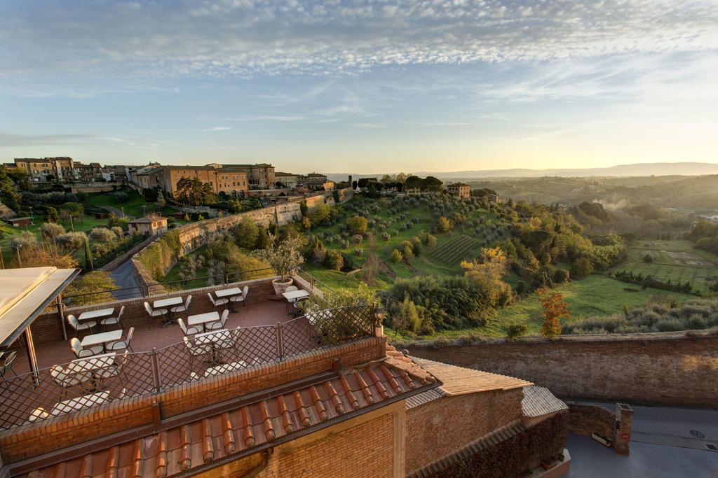 Hotel Athena Siena Bagian luar foto