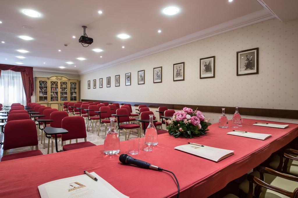 Hotel Athena Siena Bagian luar foto
