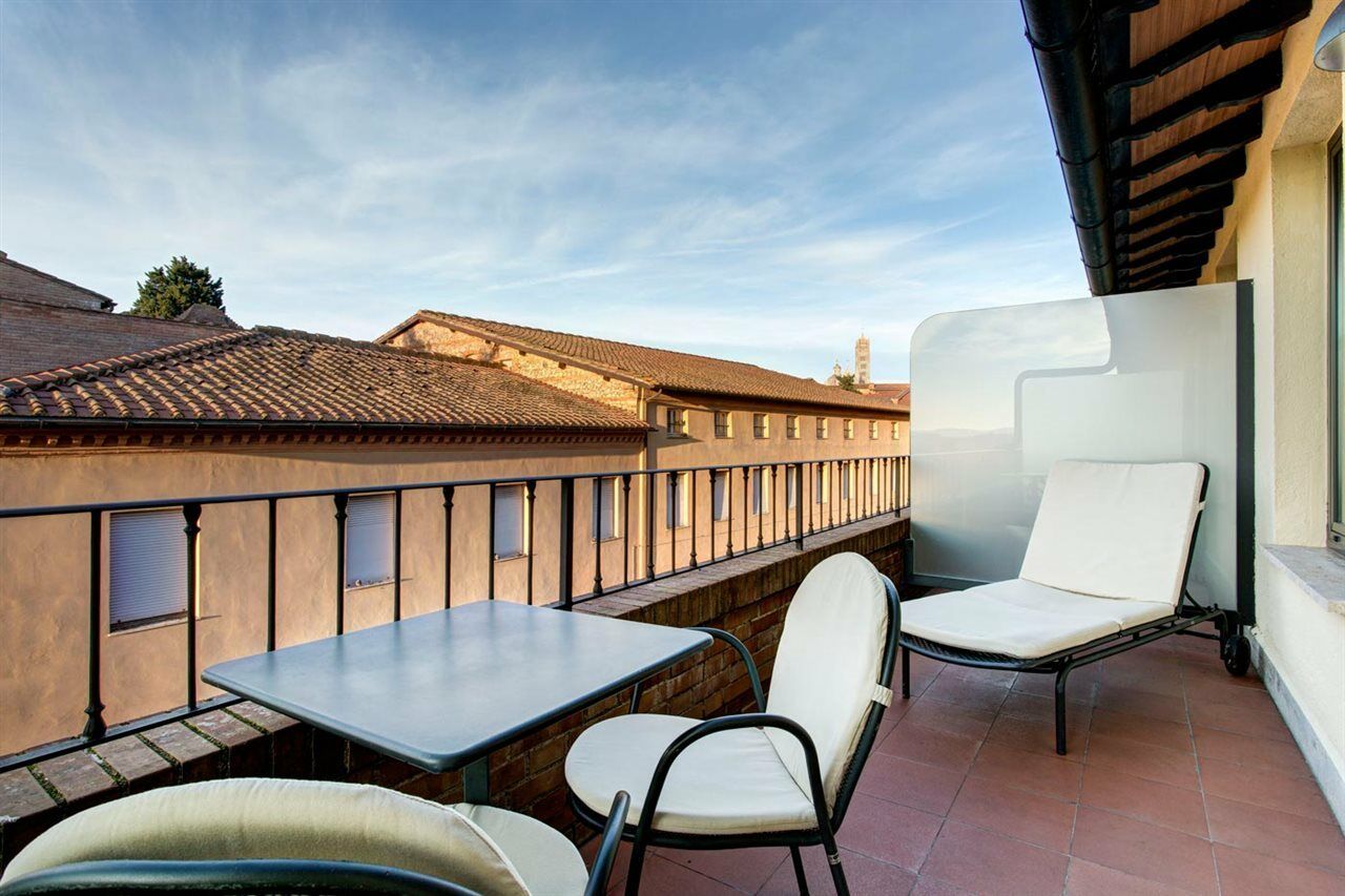 Hotel Athena Siena Bagian luar foto