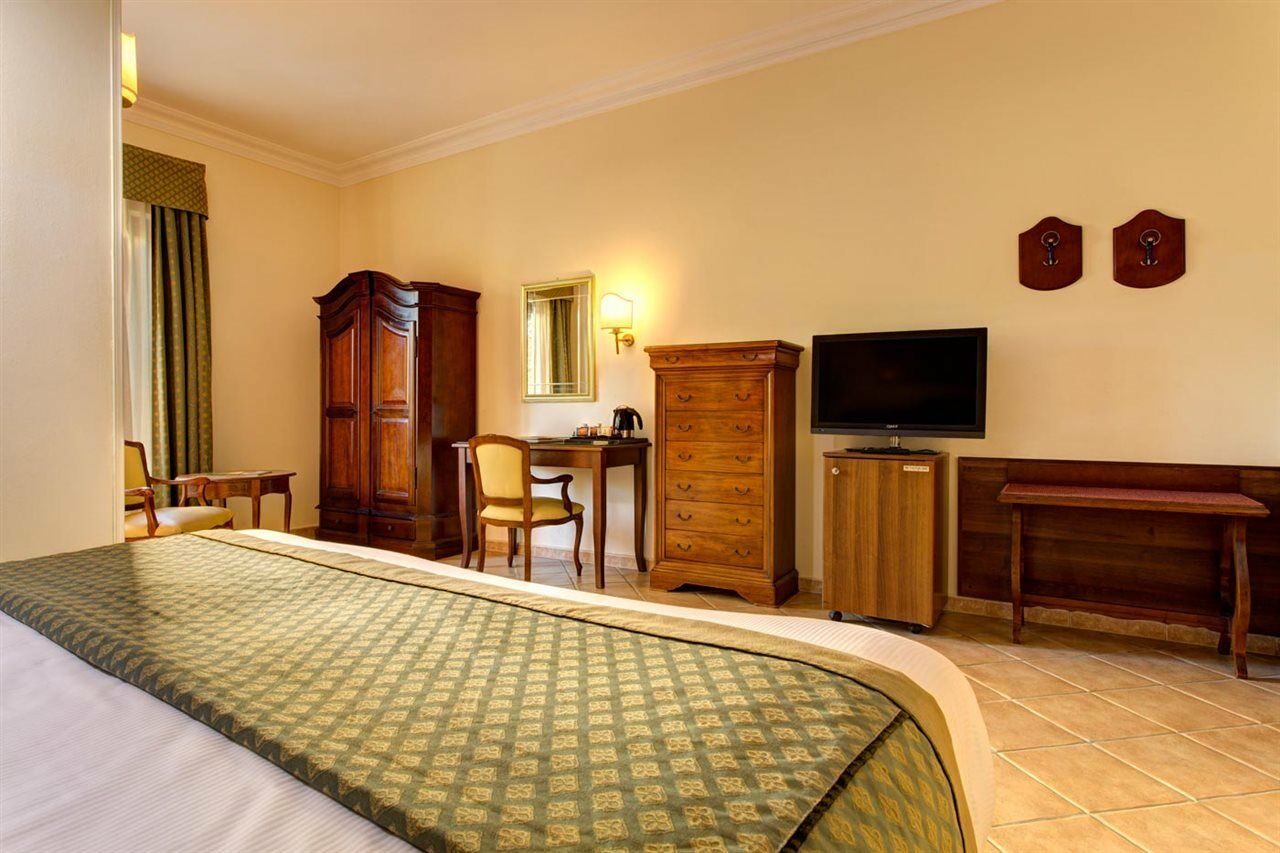 Hotel Athena Siena Bagian luar foto